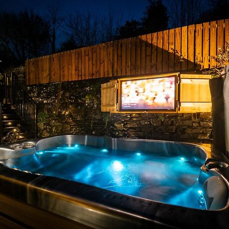 Stunning Cottage Grade 2 Listed With Parking And Hot Tub Bowness-on-Windermere Exterior photo
